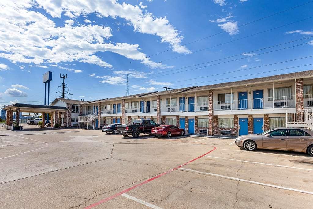 Motel 6 Fort Worth - Northside Dış mekan fotoğraf