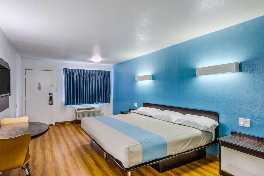 Motel 6 Fort Worth - Northside Oda fotoğraf