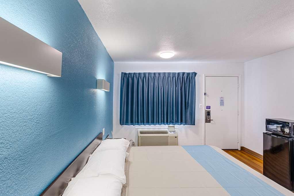 Motel 6 Fort Worth - Northside Oda fotoğraf