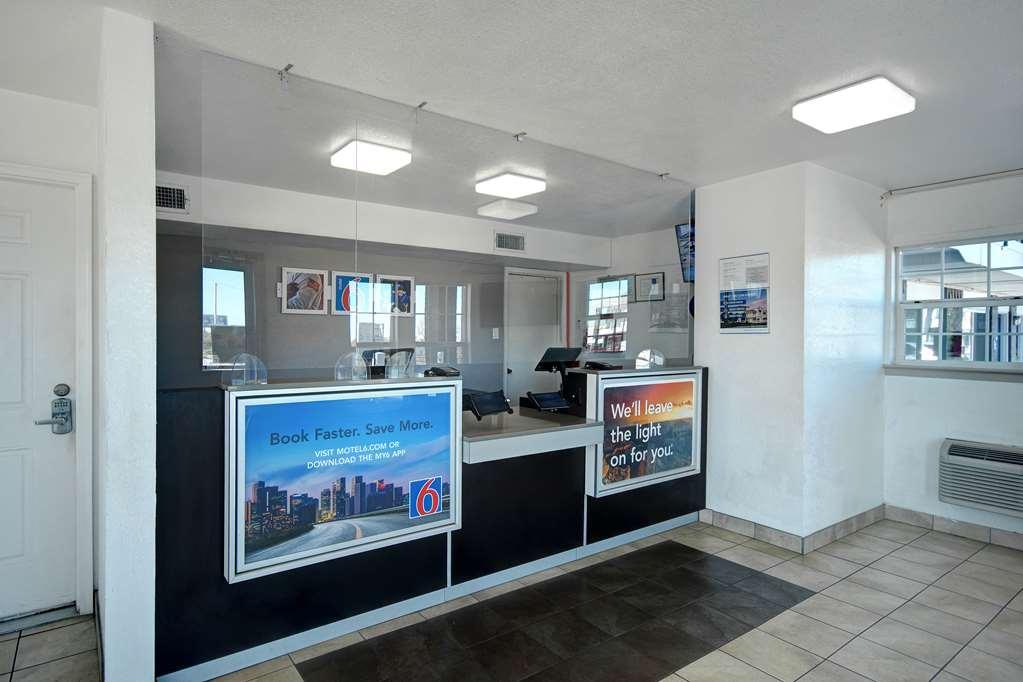 Motel 6 Fort Worth - Northside İç mekan fotoğraf