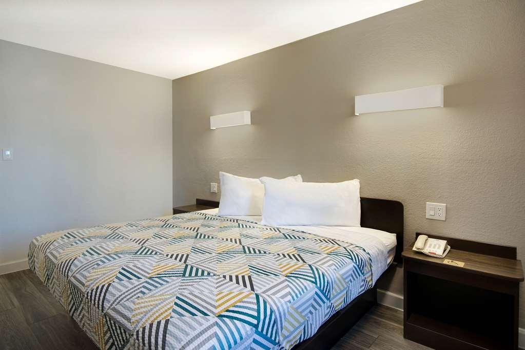 Motel 6 Fort Worth - Northside Oda fotoğraf