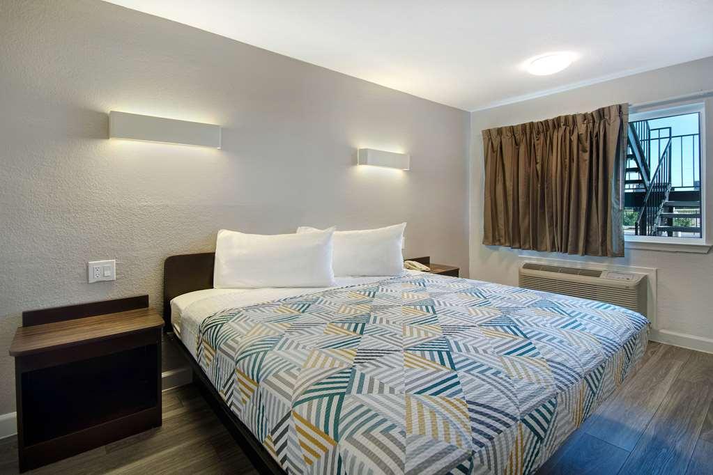 Motel 6 Fort Worth - Northside Oda fotoğraf