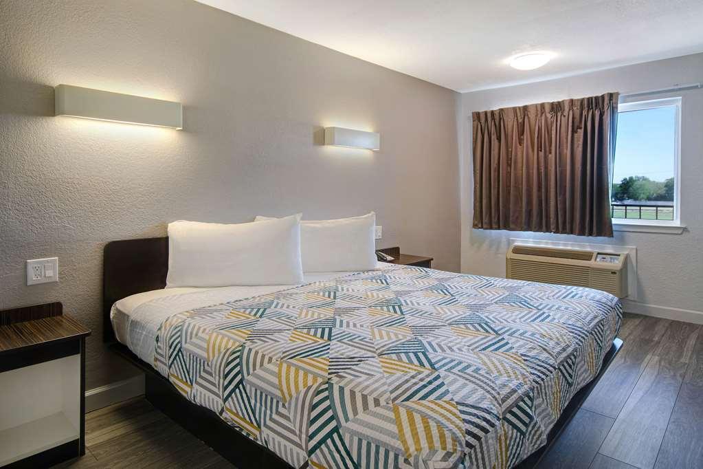 Motel 6 Fort Worth - Northside Oda fotoğraf