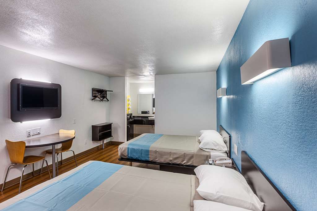 Motel 6 Fort Worth - Northside Oda fotoğraf