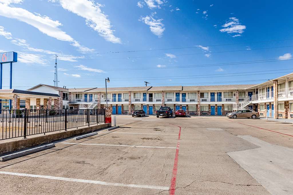 Motel 6 Fort Worth - Northside Dış mekan fotoğraf